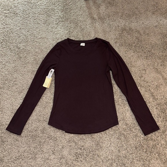 Wilfred Tops - NWT Wilfred Free Aritzia Women’s Go To Long Sleeve Tee Shirt